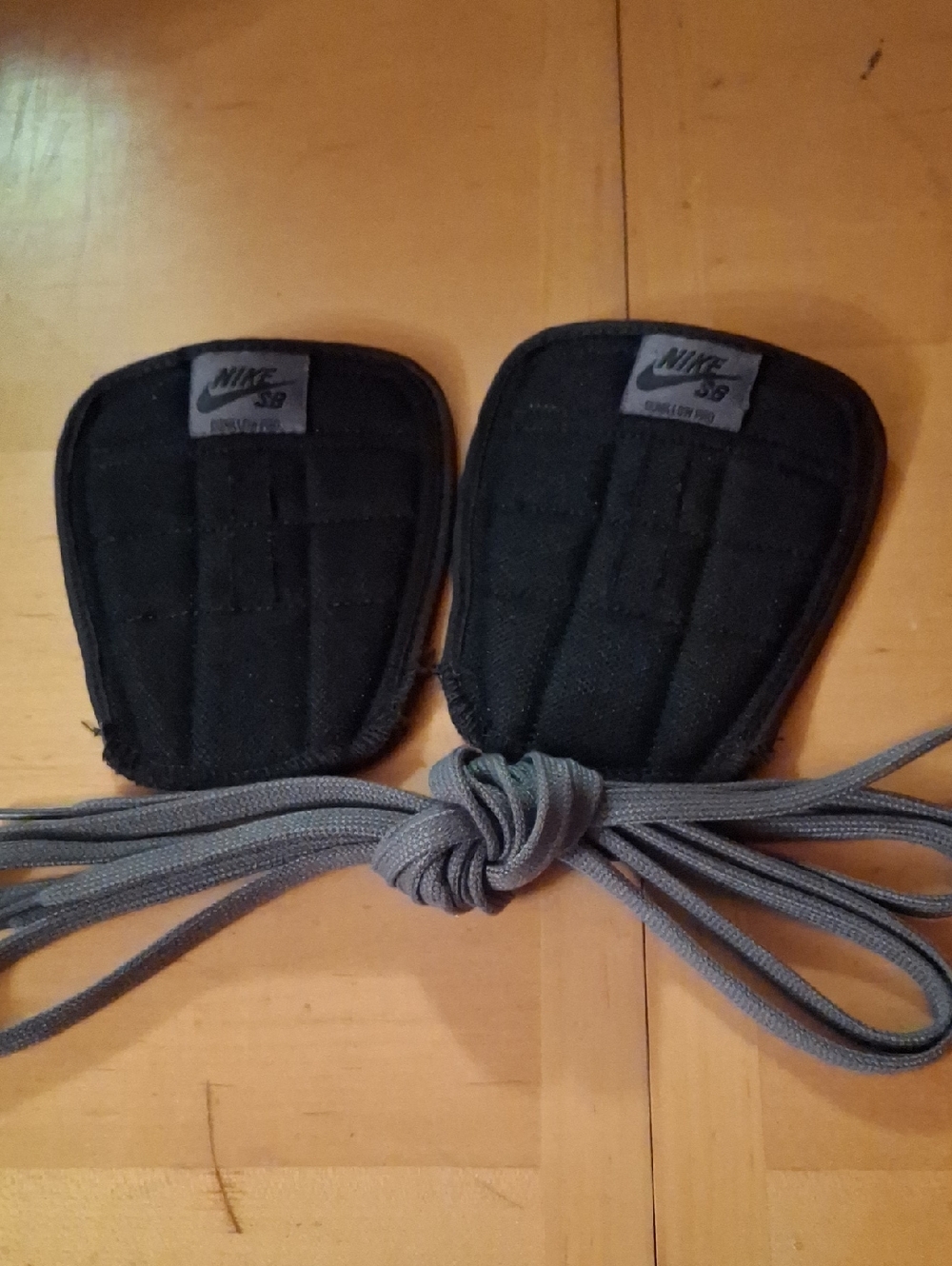 Nike Men Accessories Black Tongue Pads with Gray Laces